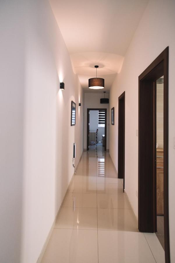 Modern 3 Bedroom With Ac Apartment Żabbar Dış mekan fotoğraf